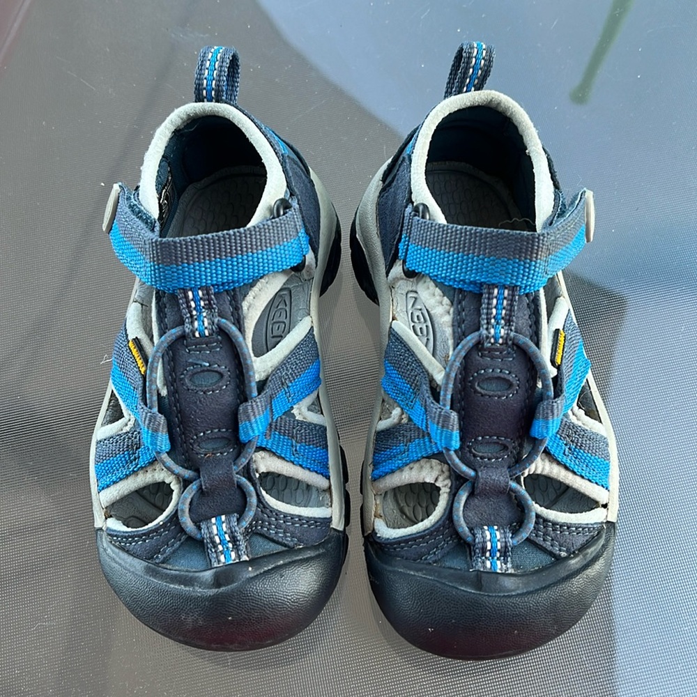 Gently worn kids Keens - make an offer!